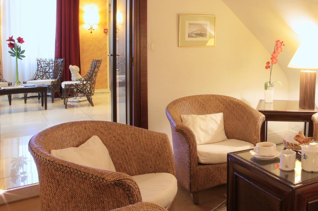 Best Western De Diane Невер Экстерьер фото